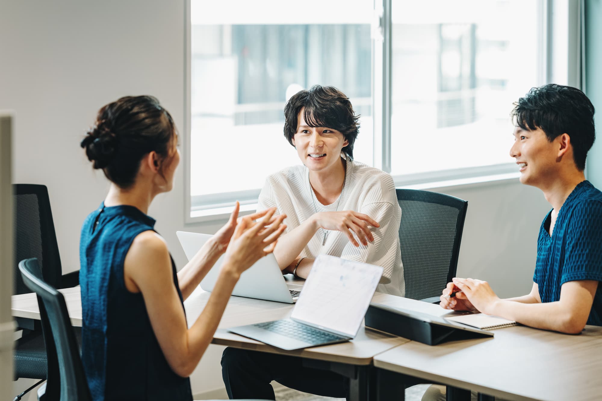 “板挟み役”で終わらせない。社内コーダーとクライアントの間に立つテクニカルディレクターの顧客折衝術