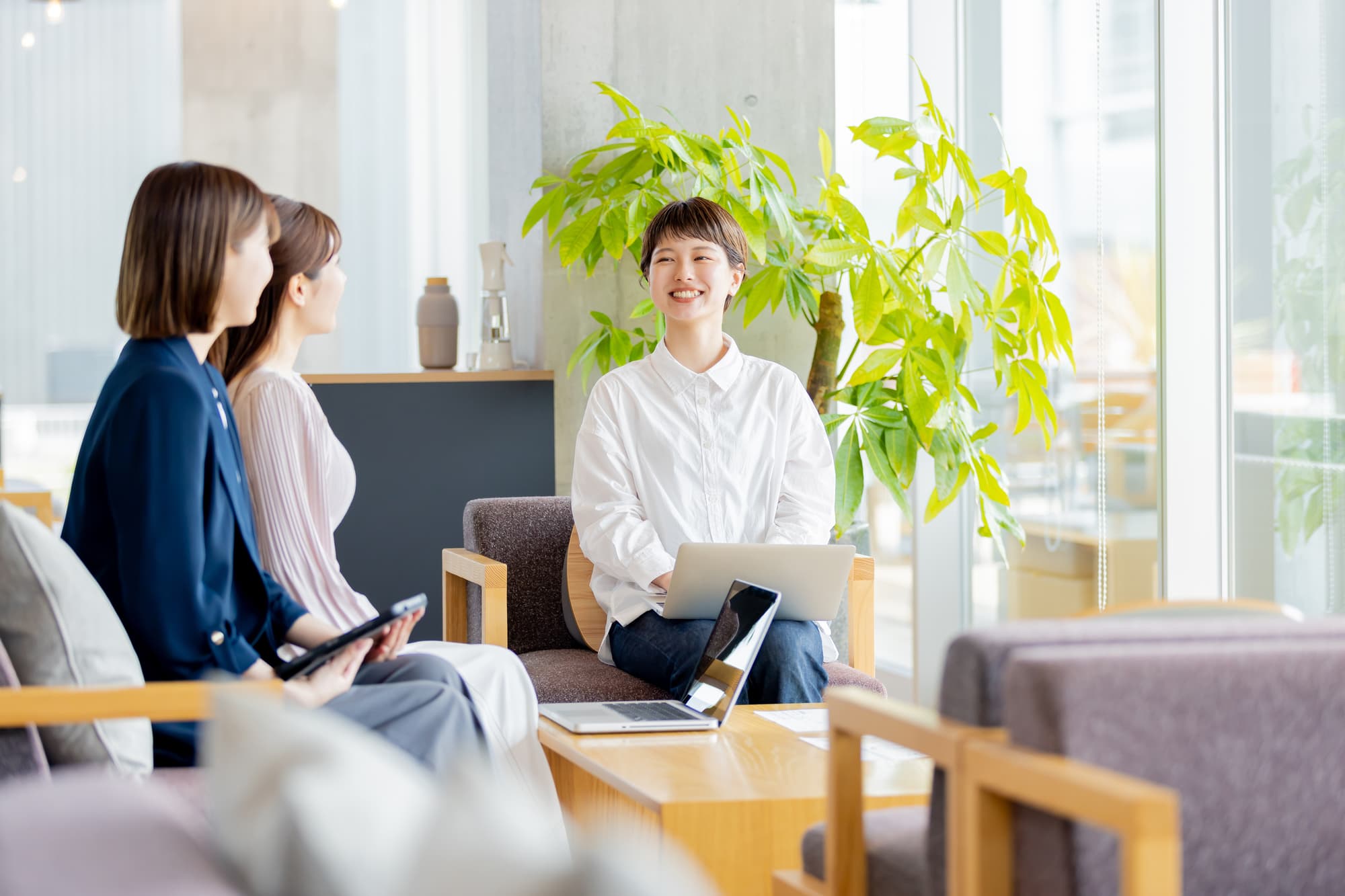 【30〜40代の転職者向け】営業・ディレクター・デザイナーが「長く働ける会社」を見極める福利厚生チェックリストとジェイ・ラインの実例