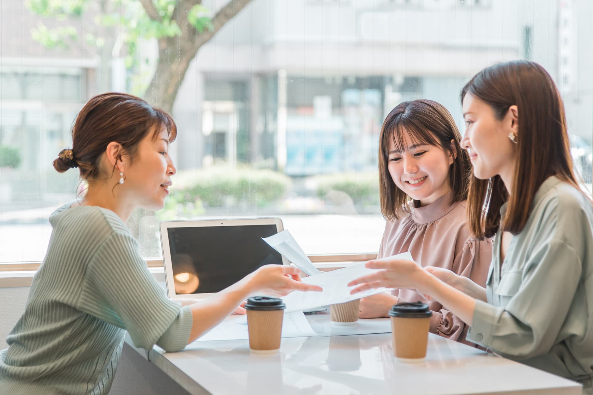 数字も人間関係も大事にしたい人へ。ジェイ・ラインのチーム営業スタイルと評価のされ方